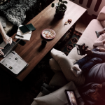 Familia usando Internet